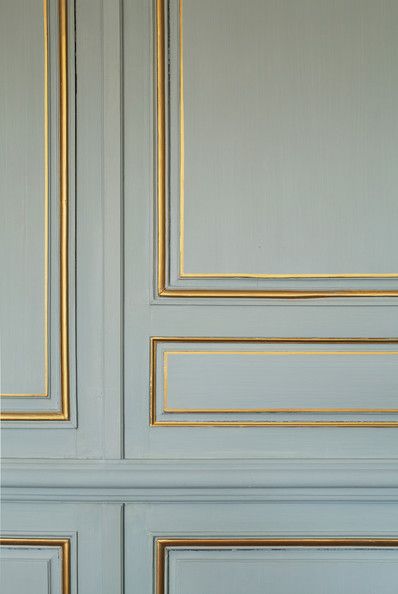 creative-wall-inspiration-wall-molding-painted-gold